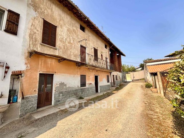 Casa bi/trifamiliare in residenziale in