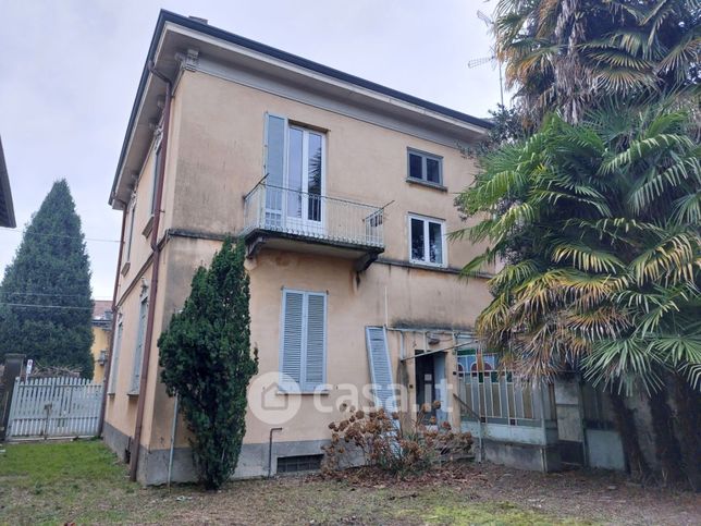 Casa indipendente in residenziale in Via Milano 63