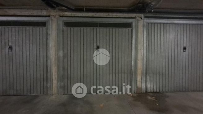 Box/posto auto in residenziale in Via Benedetto Croce 10