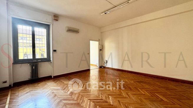 Ufficio in commerciale in Via Torino