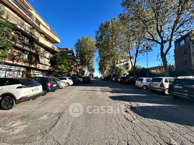 Box/posto auto in residenziale in Via Cap. M. T. Valeri 32