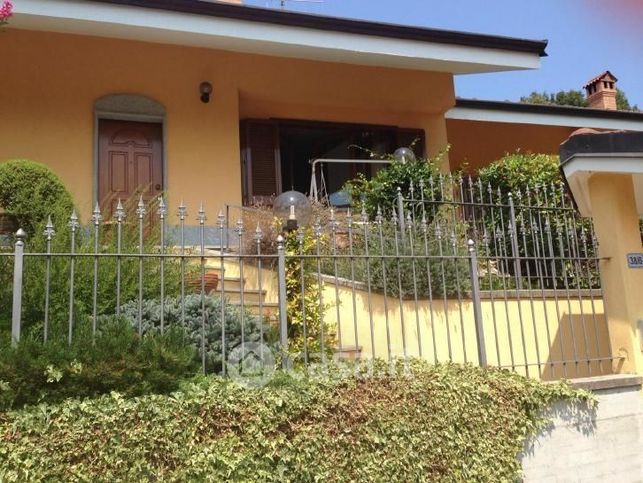 Casa bi/trifamiliare in residenziale in Strada Valle Garavaglia 38