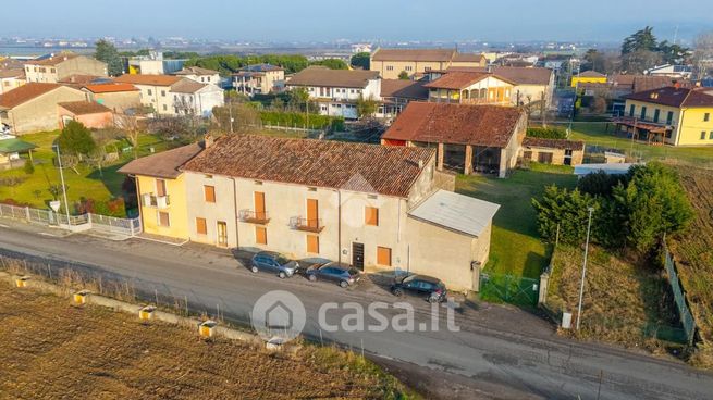 Rustico/casale in residenziale in Via G. Verdi 127