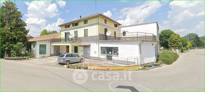 Capannone in commerciale in Via Gazzata 28