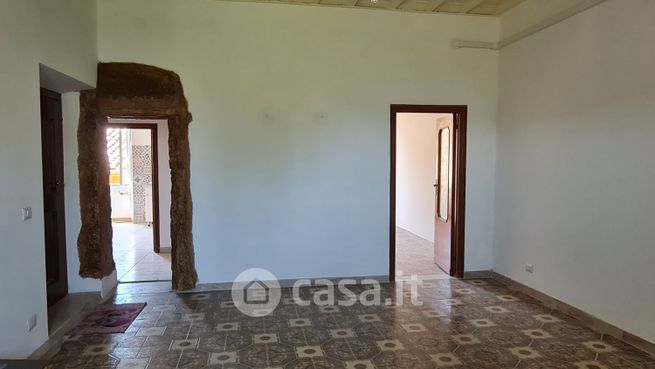 Appartamento in residenziale in Via DELLA ROCCA 21