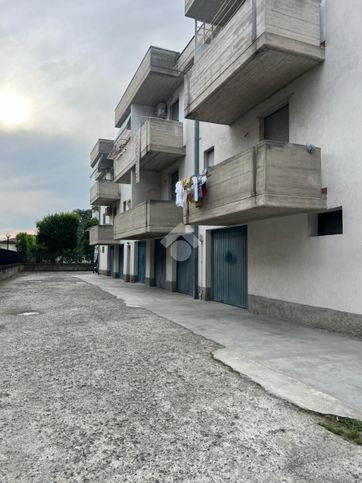 Box/posto auto in residenziale in Via G. Nembrini 37