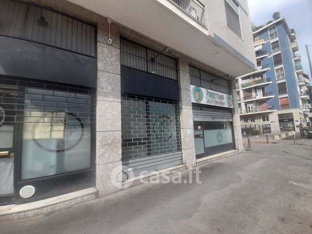 Negozio/locale commerciale in commerciale in Via Savona 94