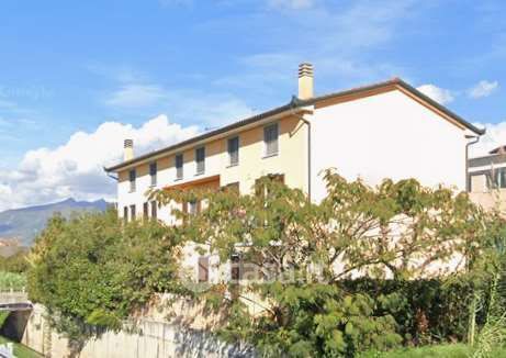Villetta a schiera in residenziale in Via Pontenuovo 19