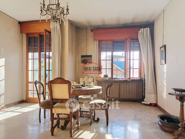 Casa bi/trifamiliare in residenziale in Via Sarnico 15