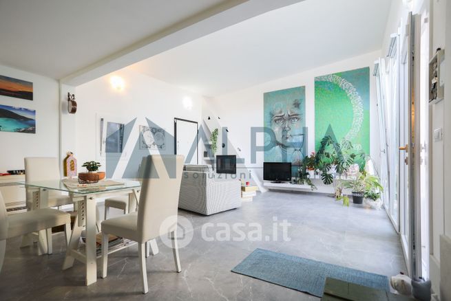 Villa in residenziale in Via delle Dolomiti