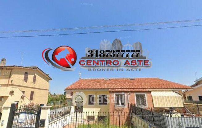 Villa in residenziale in Via Genuri