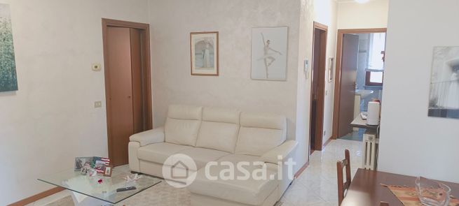 Appartamento in residenziale in Via Adua 3