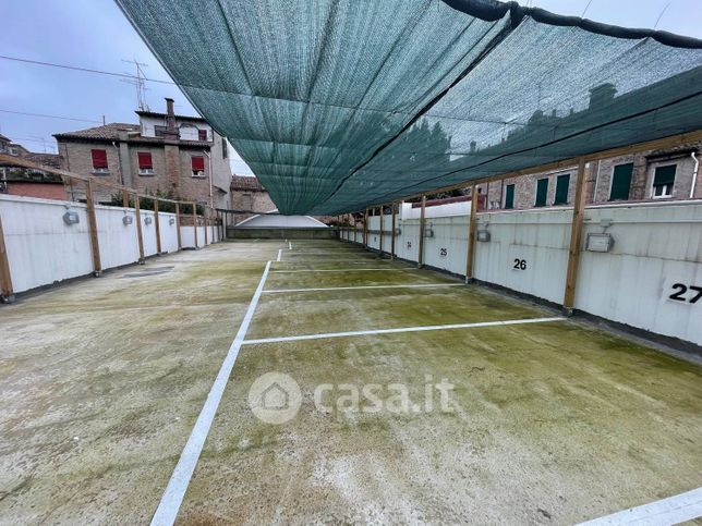 Garage/posto auto in residenziale in Via Ghisiglieri