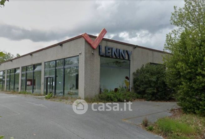 Capannone in commerciale in Via Chinnici