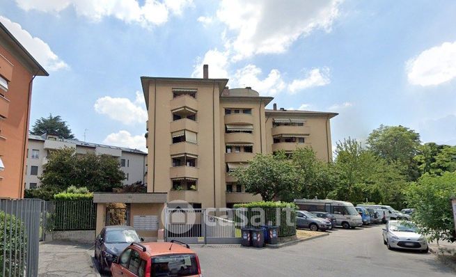 Box/posto auto in residenziale in Via Francesco Domenico Guerrazzi 21