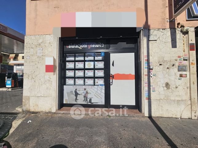 Negozio/locale commerciale in commerciale in Via Tor de' Schiavi 310