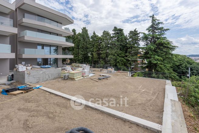 Appartamento in residenziale in Salita alla Madonna di Gretta 2