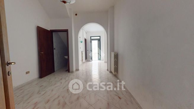 Casa indipendente in residenziale in 