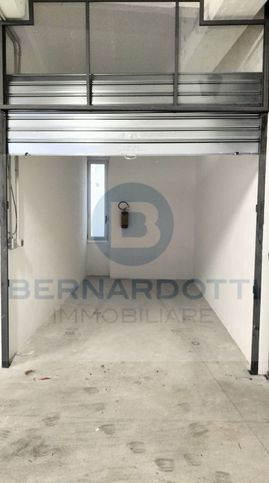 Garage/posto auto in residenziale in Via XX Settembre