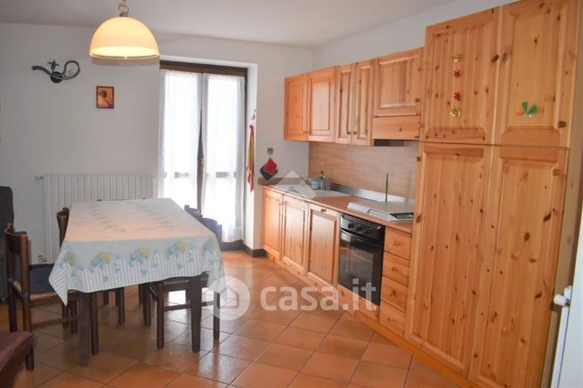 Appartamento in residenziale in Via Madonna 30