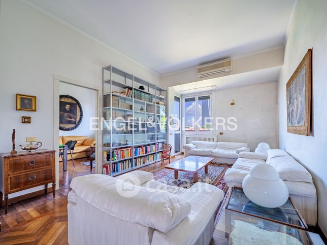 Appartamento in residenziale in Piazzale Giulio Cesare 8