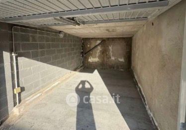 Box/posto auto in residenziale in Via Italia 20