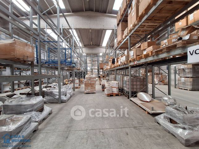 Capannone in commerciale in Via Bruno Buozzi