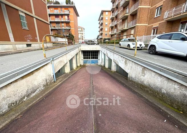 Box/posto auto in residenziale in Via Giuseppe Perotti