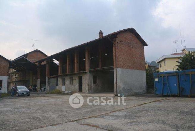 Capannone in commerciale in Frazione Crosi 30