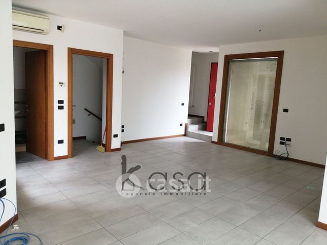 Casa bi/trifamiliare in residenziale in Via Federico Priuli
