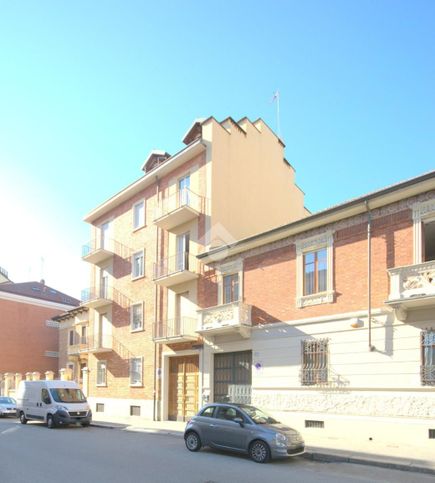 Appartamento in residenziale in Via Foligno 55