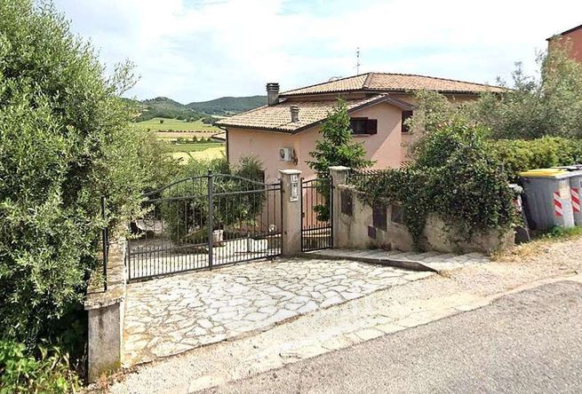 Casa indipendente in residenziale in Via della Valle 14