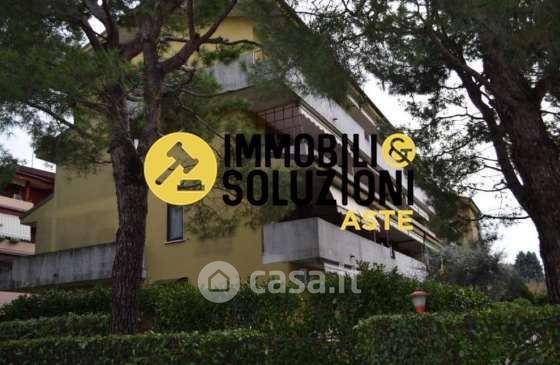 Appartamento in residenziale in Via Don Giuseppe Albeni 3