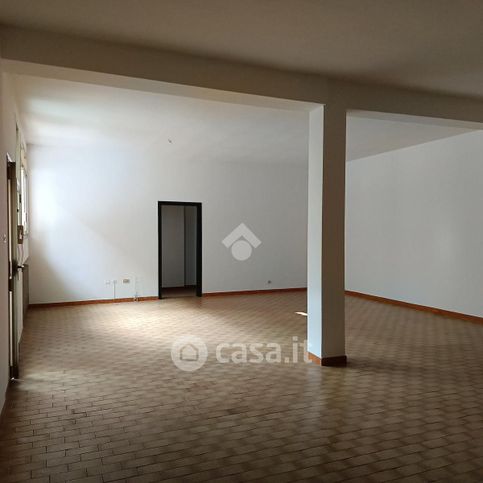 Ufficio in commerciale in Via Guido Marinelli 39