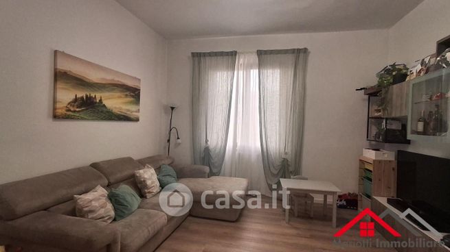 Casa bi/trifamiliare in residenziale in 