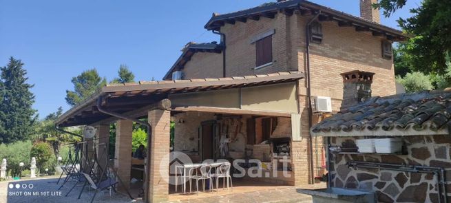 Villa in residenziale in Via Madonna del Pianello 1
