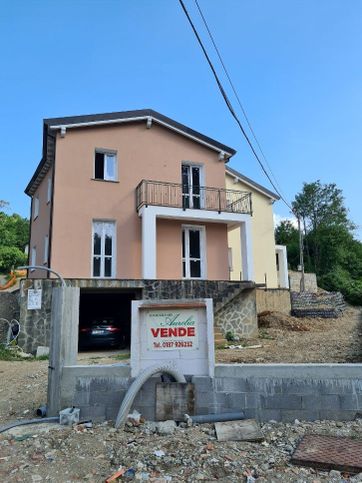 Villetta a schiera in residenziale in Val graveglia