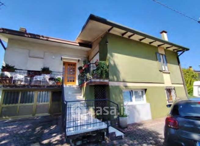 Casa indipendente in residenziale in Via Valdemoneghe