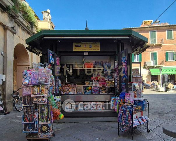 Attivitã /licenza (con o senza mura) in commerciale in Piazza Eroe dei Due Mondi