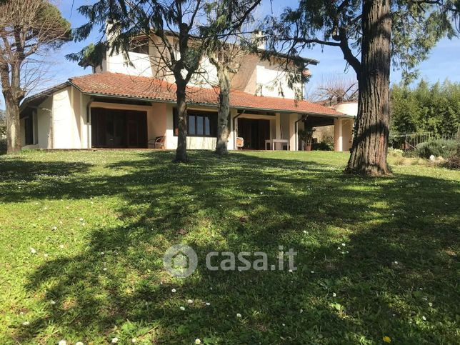 Villa in residenziale in Via Romana