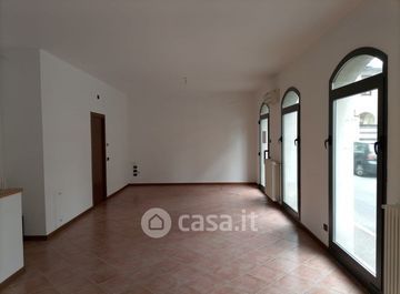 Box/posto auto in residenziale in Via del Cimitero 20