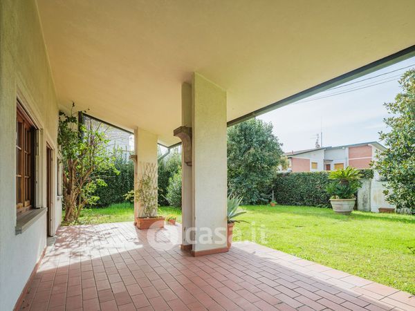 Villa in residenziale in Via XX Settembre 7