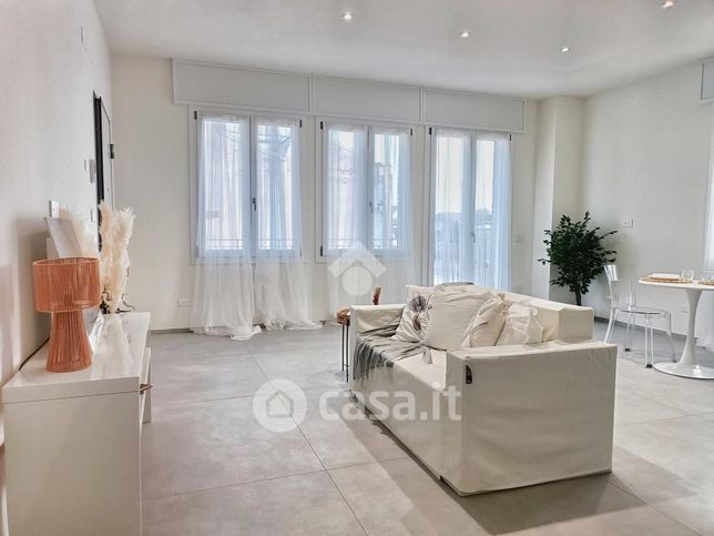 Appartamento in residenziale in Via Lorenzo Perosi 127