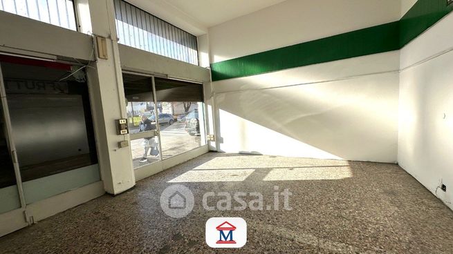 Ufficio in commerciale in Via Broseta