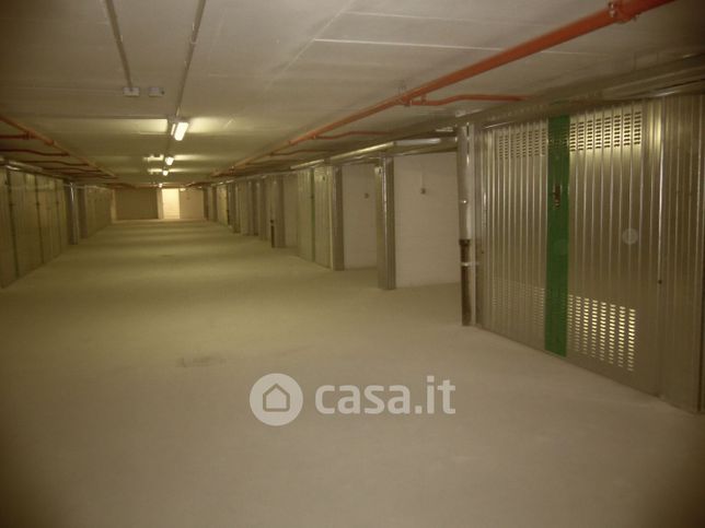 Box/posto auto in residenziale in Via Luca della Robbia