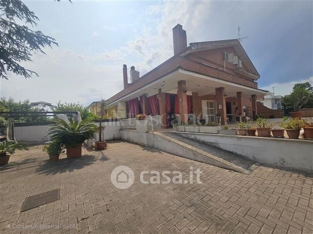 Villa in residenziale in Viale Silvana