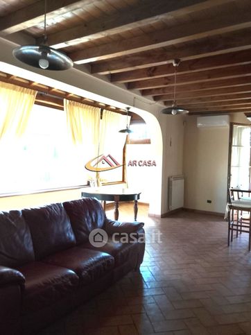 Villa in residenziale in 