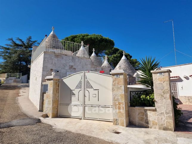 Baita/bungalow/chalet/trullo in residenziale in Via Alberobello