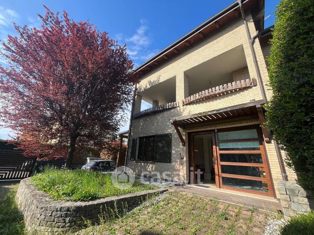 Villetta a schiera in residenziale in Via Iara