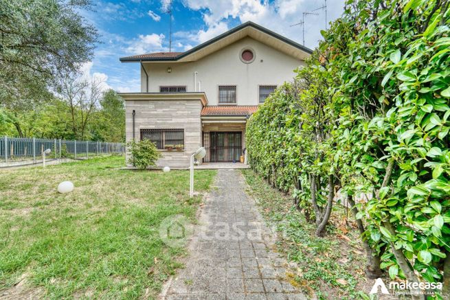 Villa in residenziale in Via A. Cristei 59